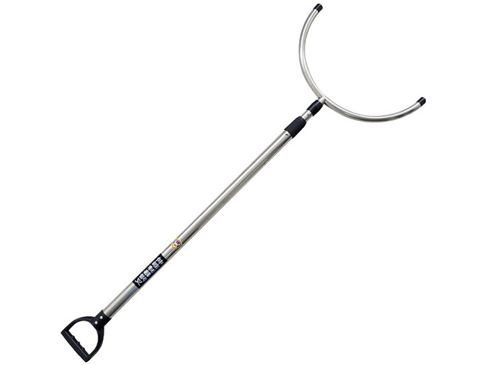 抓捕钢叉的手柄设计有哪些特点？‌